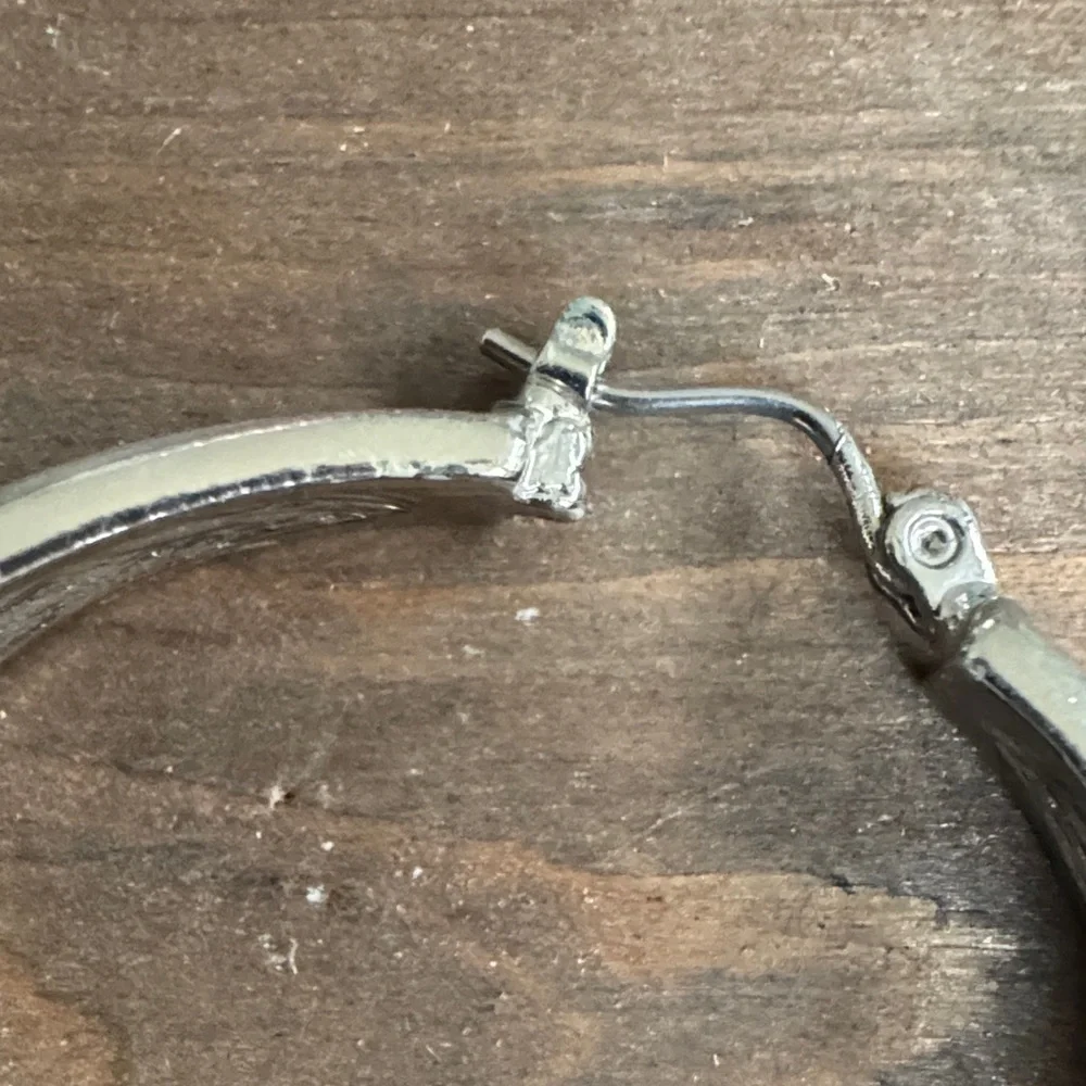 Classic Silver Hoop Earrings - Women Jewelry - Picture 3 of 3